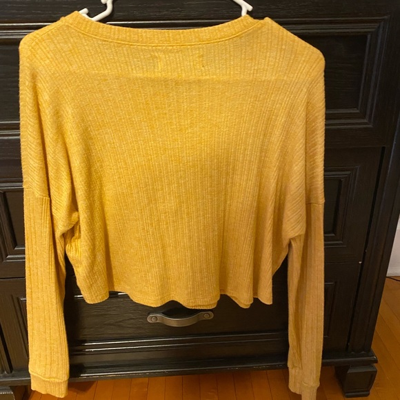 Hollister sweater shirt - Picture 2 of 2